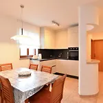 Elvis 1299 Apartment Vrsar