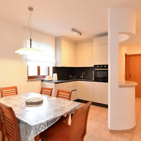 Elvis 1299 Apartment Vrsar