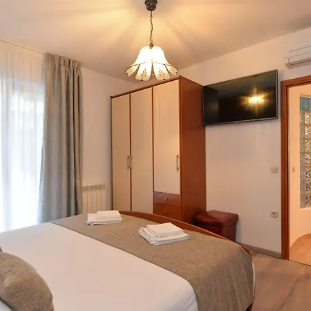 Elvis 1299 Apartman