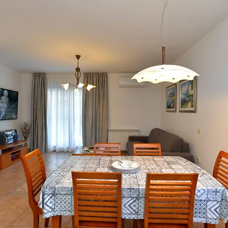 Elvis 1299 Apartman Vrsar
